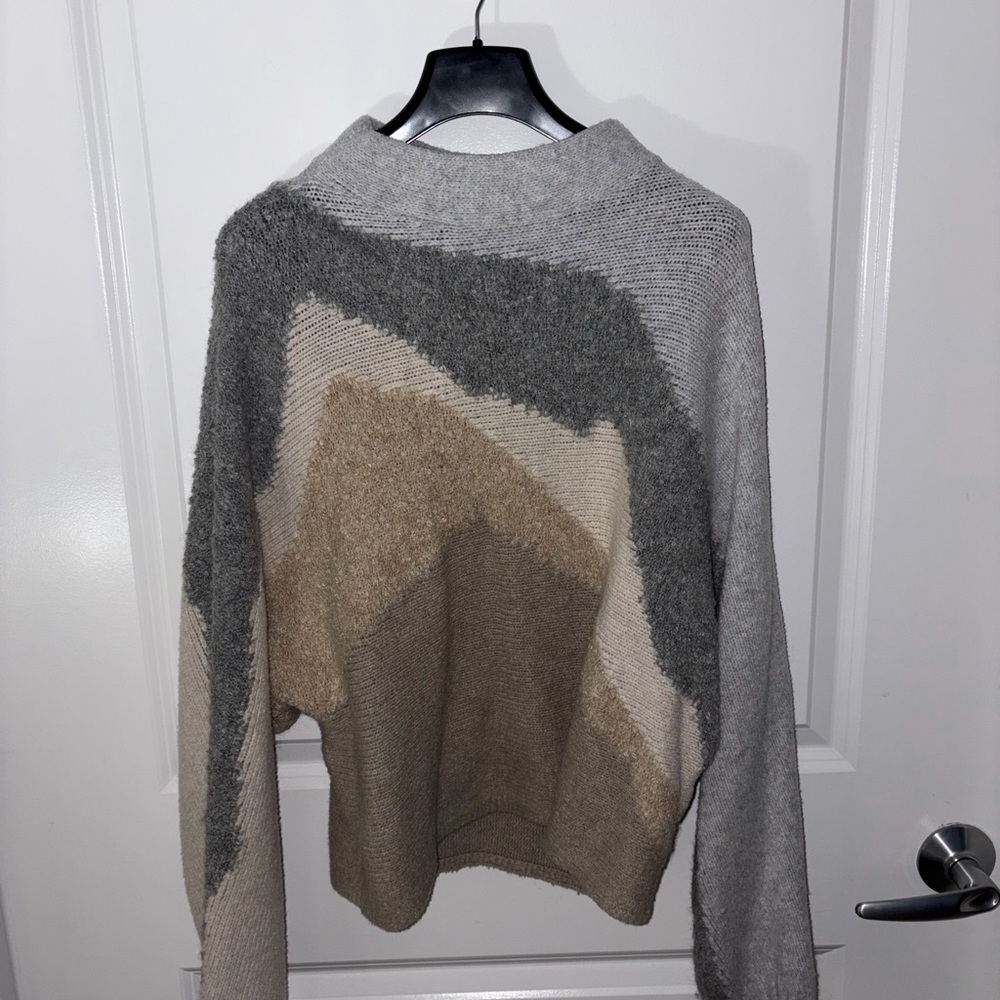 Abercrombie Mock Neck Color-block Sweater - Picture 4 of 4